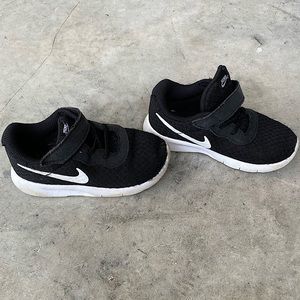 EUC C8 toddler Nike sneakers